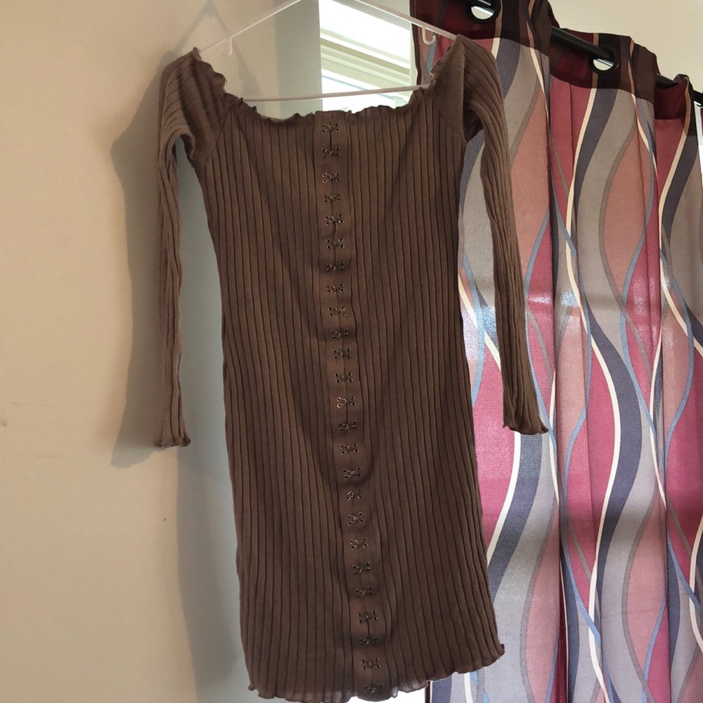 Ribbed off the shoulder body con dress